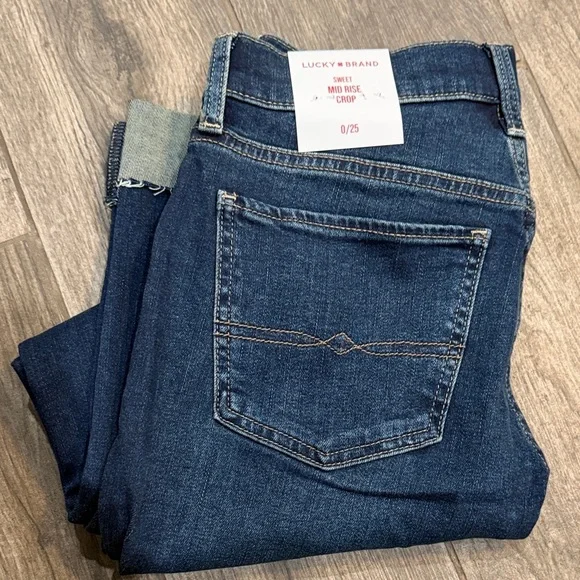 NWT Lucky Brand Dark Blue Sweet Mid Rise Crop Denim Jeans - Picture 3 of 6